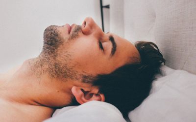 Cómo evitar roncar al dormir